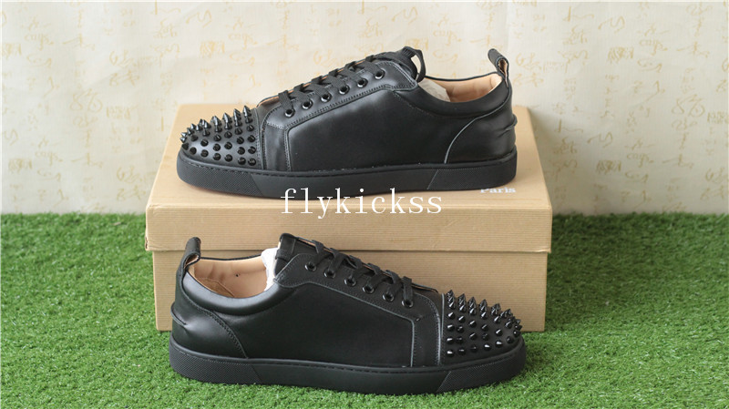 Super High End Christian Louboutin Flat Sneaker Low Top Black Leather